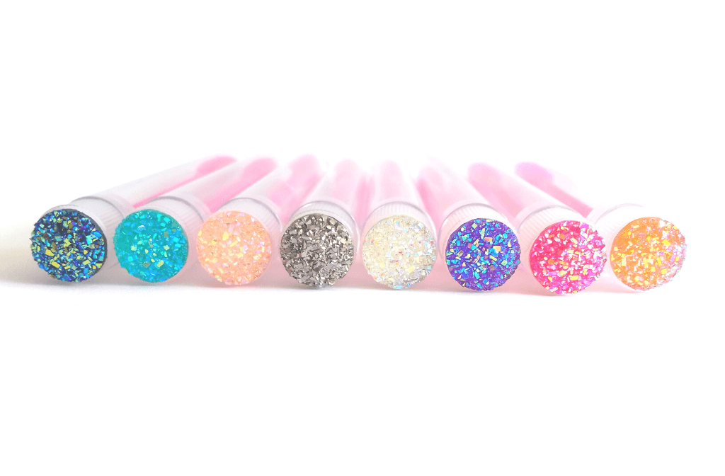 Eleganckie szczoteczki do rzęs z cyrkonią