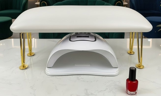 PODUSZKA NA NÓŻKACH DO MANICURE biało-złota - obrazek 4