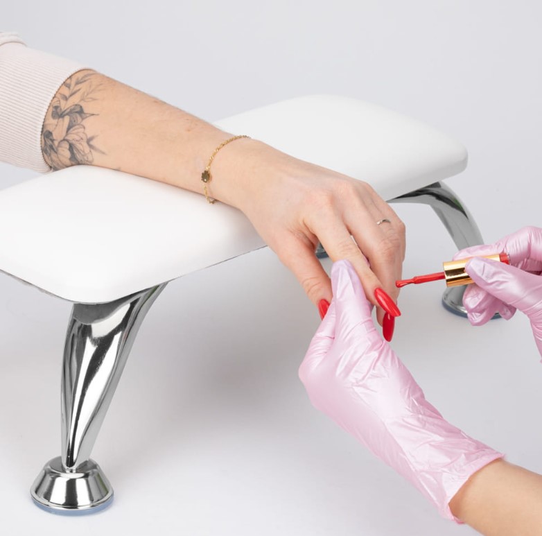 PODUSZKA NA NÓŻKACH DO MANICURE biało-srebrna - obrazek 4